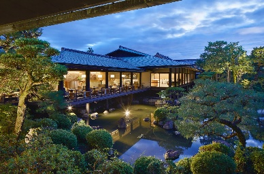平安神宮会館の中庭